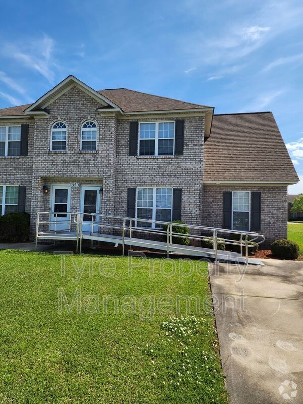 Building Photo - 320 S Square Dr
