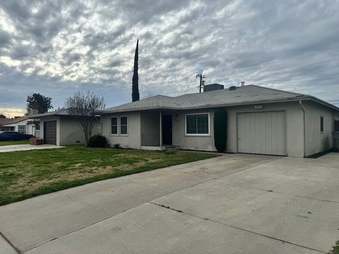 Building Photo - Single Family Home