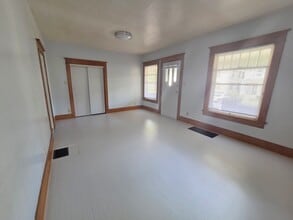 Building Photo - 1141 Kinnaird Ave