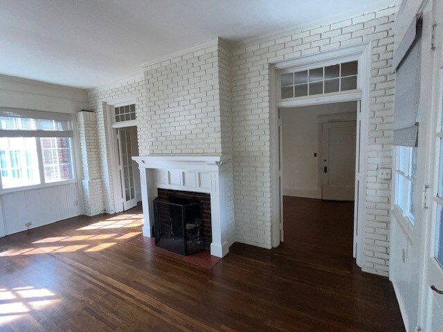 Sunroom with fireplace - 18 Avery Dr NE