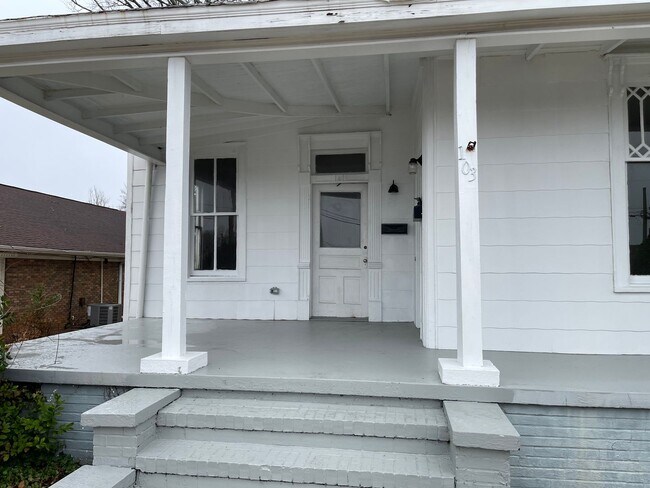 Building Photo - 1BR 1 BA Duplex in Opelika