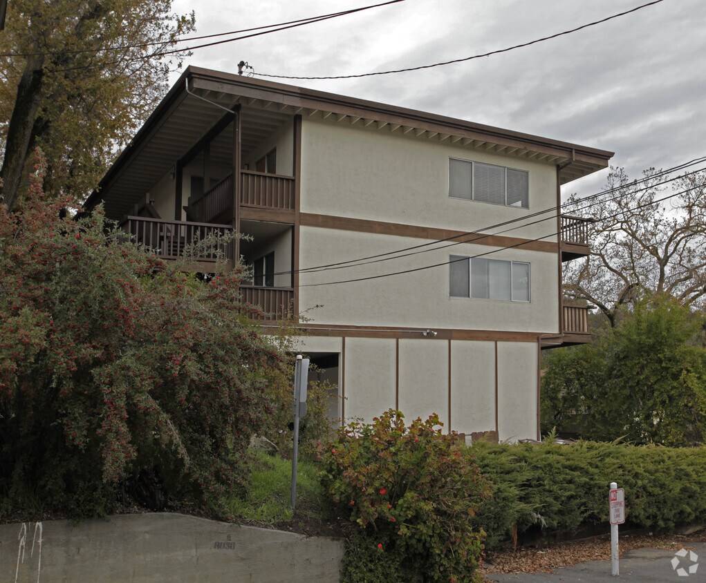 Building Photo - 3572 Terrace Way