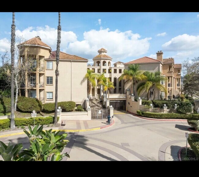 Building Photo - 580 Camino De La Reina