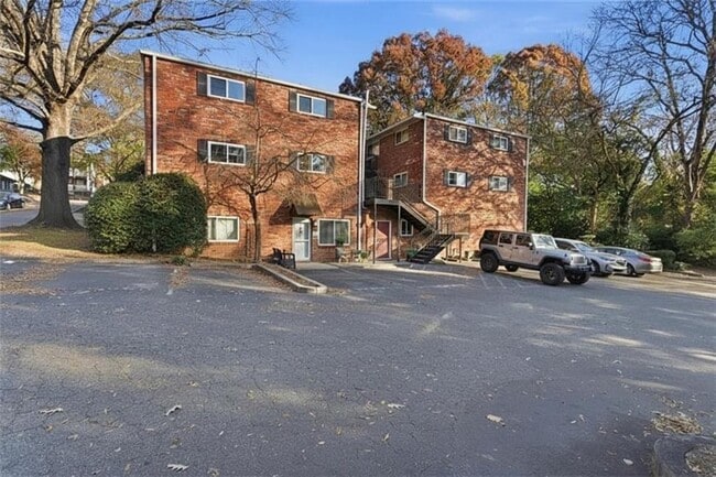 Building Photo - 343 8th St NE