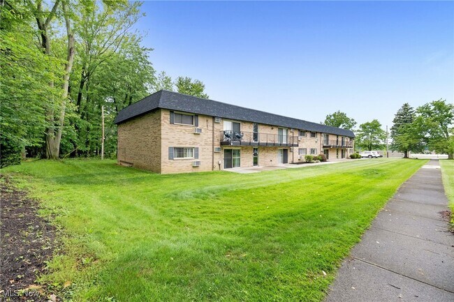 Foto del edificio - 24325 Detroit Rd