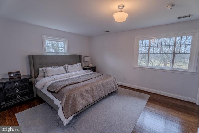 Foto del edificio - 308 Old Court House Rd NE