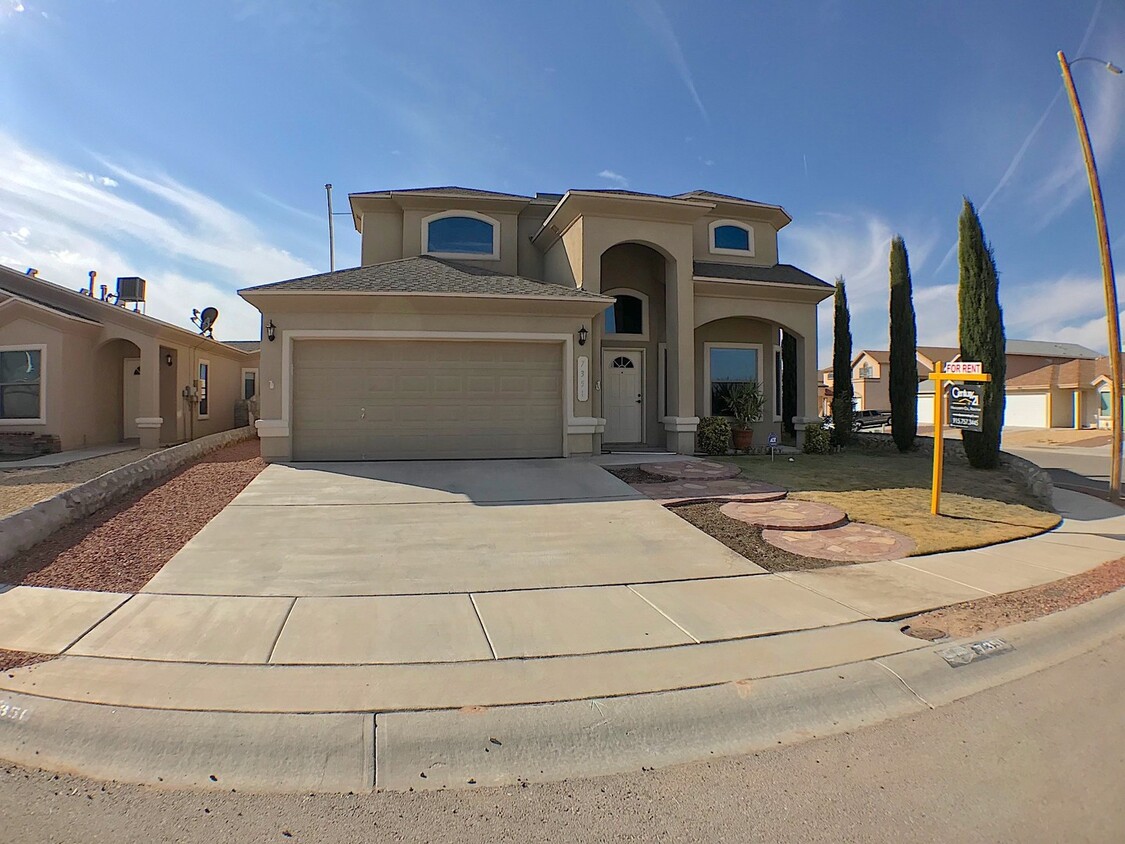 Primary Photo - Northeast El Paso 3 Bed Refrig A/C