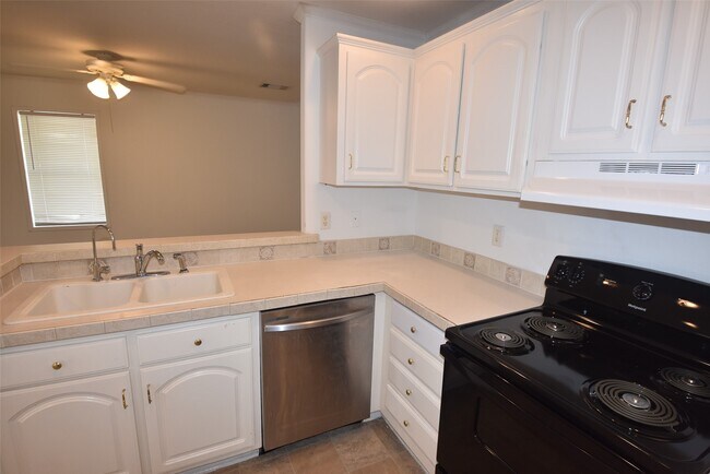 Foto del edificio - 10010 Sugarvine Ln