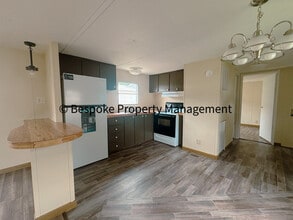 Building Photo - 147 Sunshine Valley