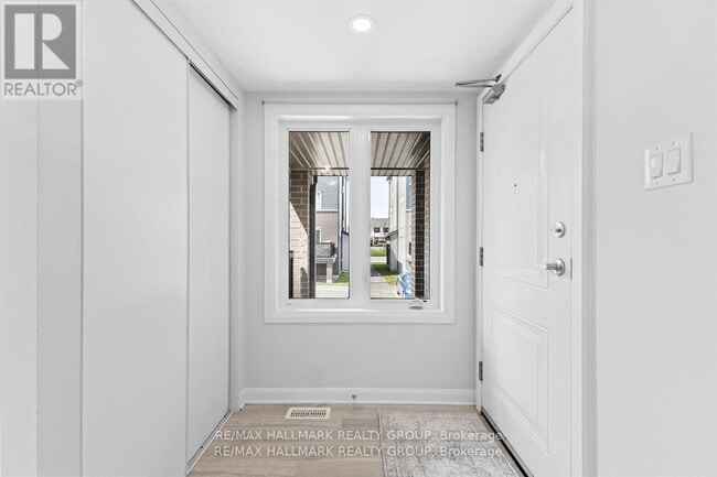 Building Photo - 706 Amberwing Private