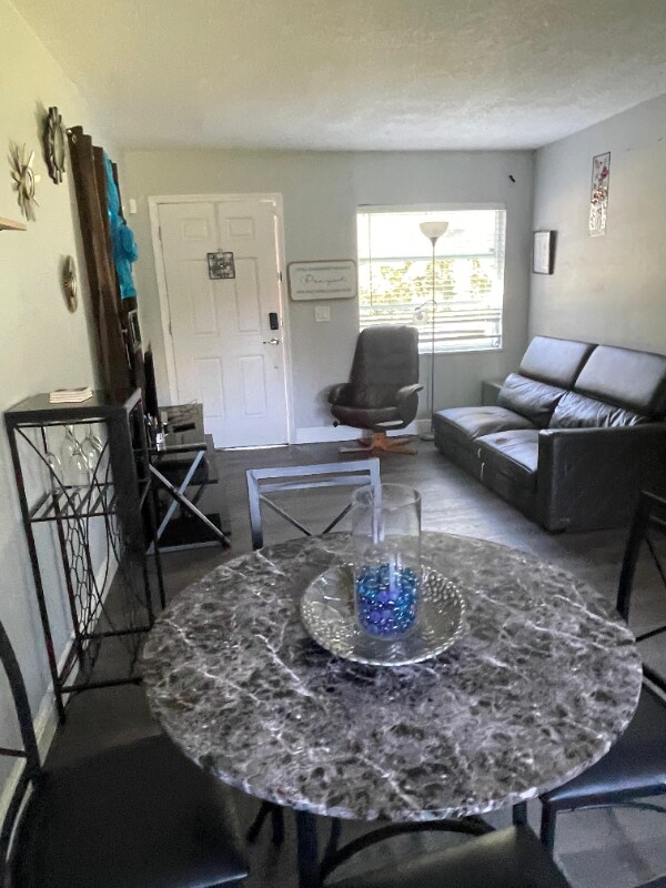 Photo - 5525 Lunsford Dr House