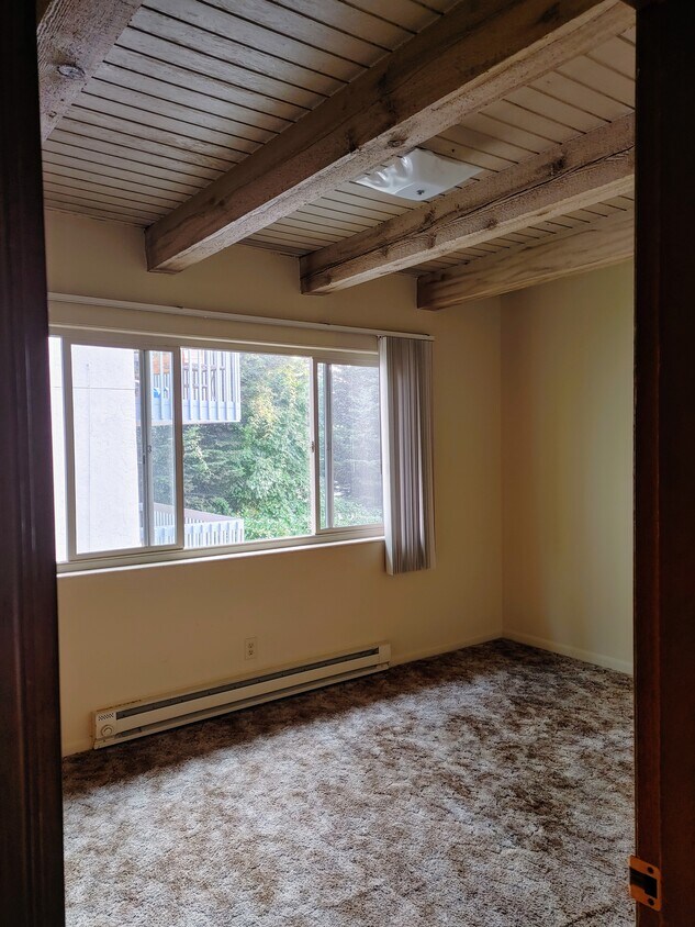 Foto principal - 2222 Gilman Dr W