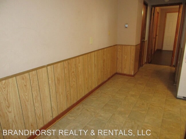 Building Photo - 1 br, 1 bath House - 1000 N. BRADLEY