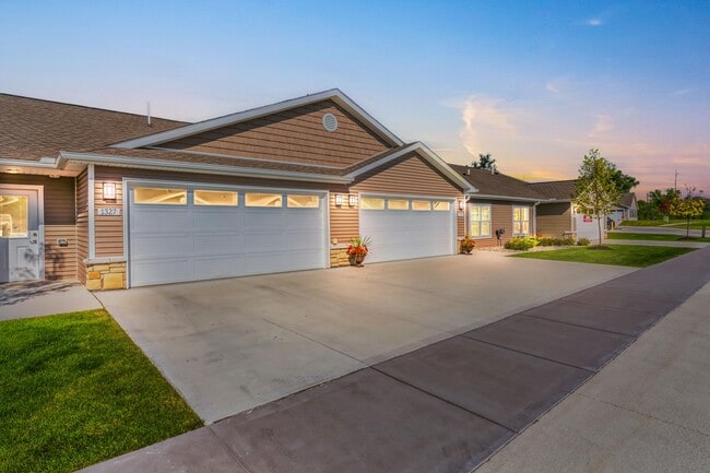 Building Photo - Redwood Rochester Hills