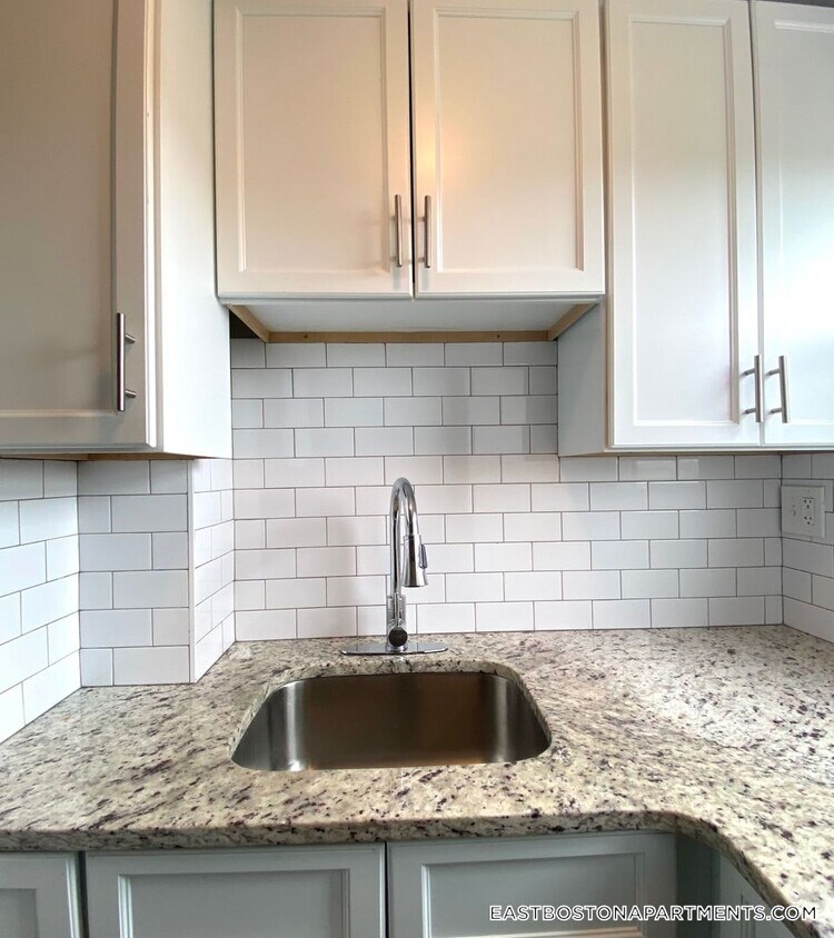 Foto principal - 300 Meridian St