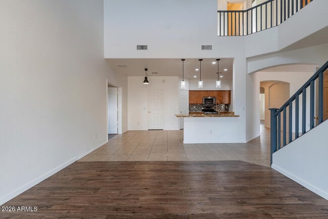 Foto del edificio - 10625 E Knowles Ave