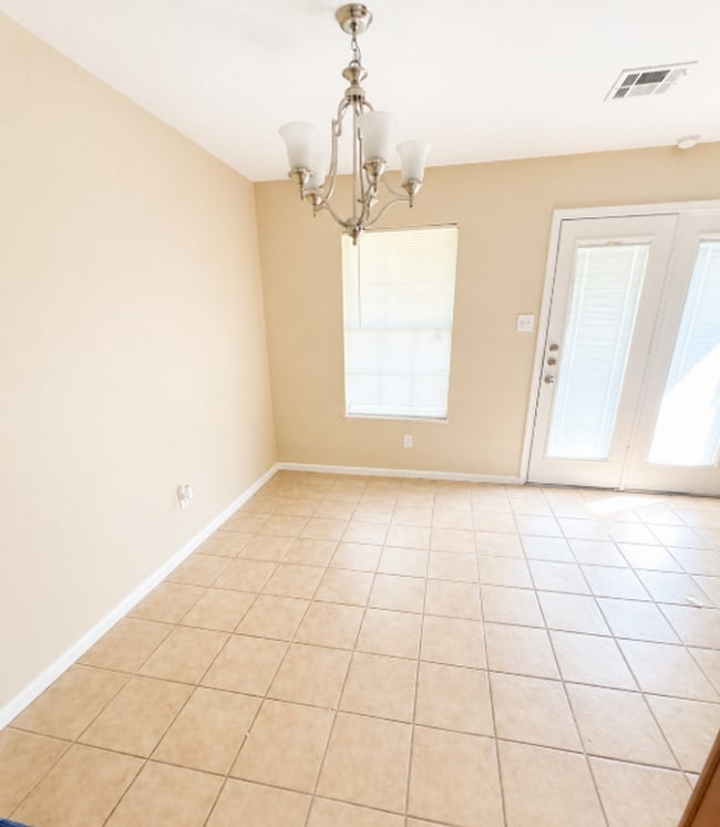 Building Photo - AVAILABLE BEGINING OF MAY; APPLY TODAY ON OUR WEBSITE!!