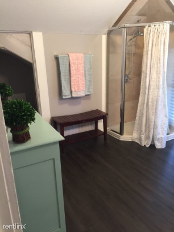 Building Photo - 1 br, 1 bath Apartment - 519 N Monumental