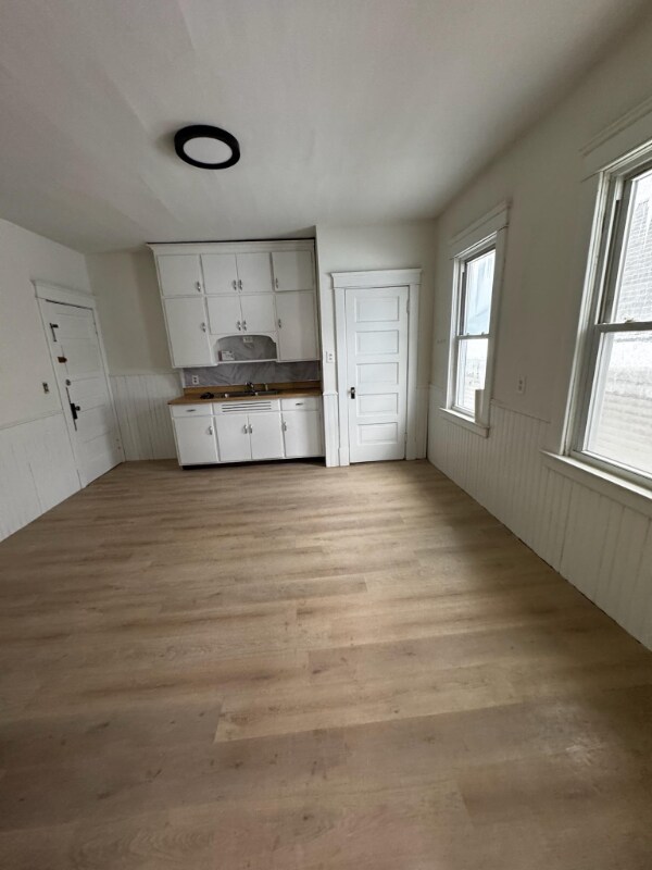 Building Photo - 120 Center Ave