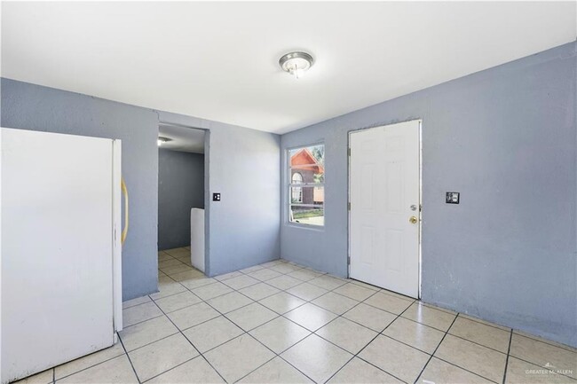 Building Photo - 8516 Hendrix Ave