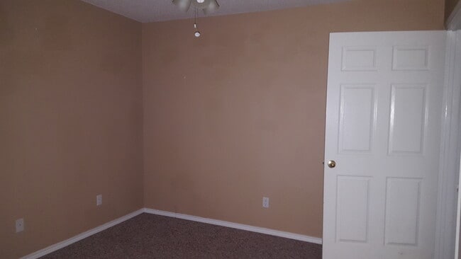 Building Photo - 544 Kirkland Ln