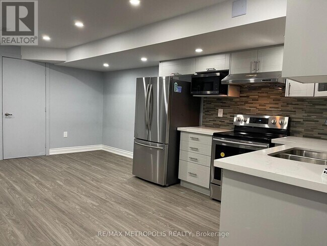 Building Photo - 140 Shady Oaks Ave