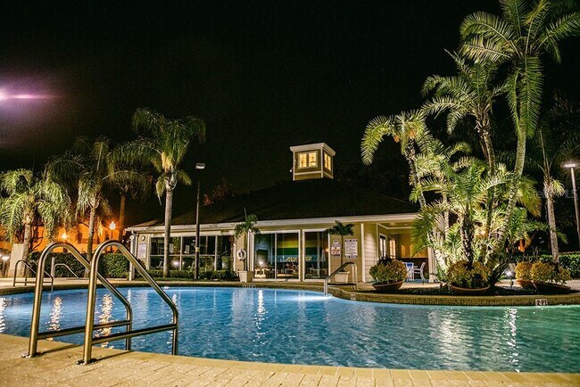 Foto del edificio - 2950 Lucayan Harbour Cir