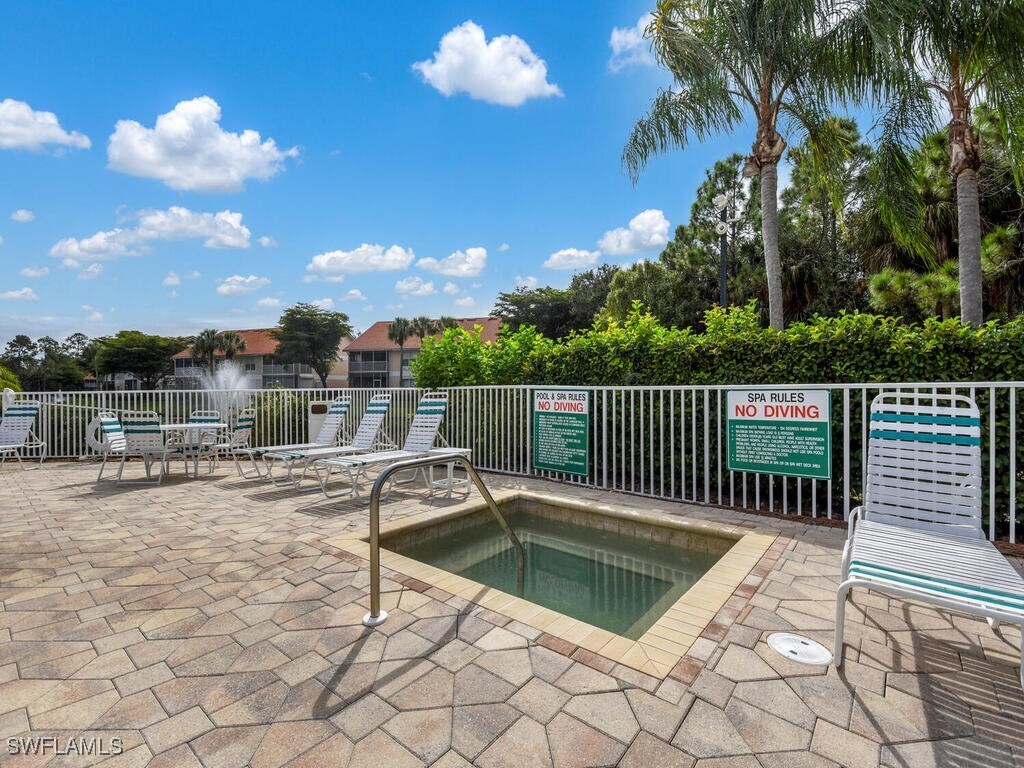 Foto del edificio - 5045 Cedar Springs Dr