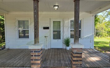 Building Photo - 303 N Huttig Ave