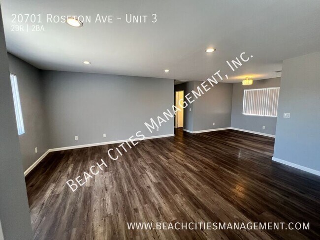 Foto del edificio - 20701 Roseton Ave