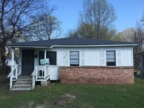 Building Photo - 6205 Rufus Dr