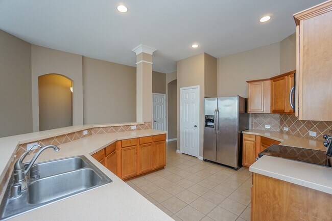 Foto del edificio - 7102 Thistlewood Park Ct