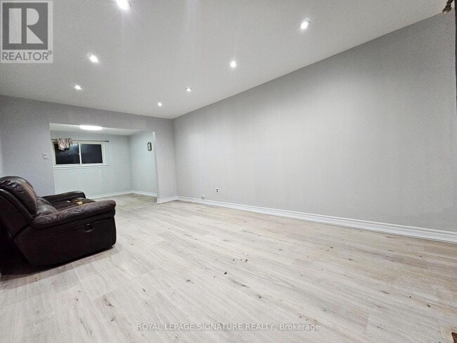 Photo du bâtiment - 47 Earlsdale Crescent