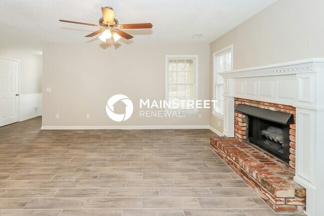 Foto del edificio - 3 Bedroom Pet-Friendly Home in COVINGTON, GA with Main Street Renewal