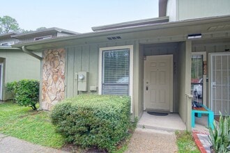 Building Photo - 7223 Lago Vista Ct