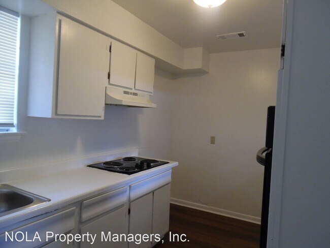 Building Photo - 3 br, 2 bath House - 912 TRUDEAU DR