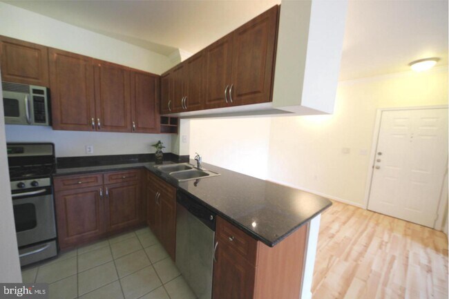 Building Photo - 12128 Garden Ridge Ln