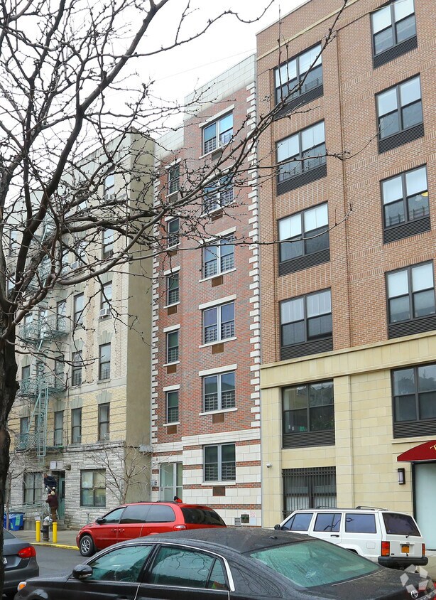 Primary Photo - 315 E 111th St