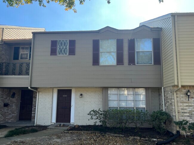 Foto del edificio - 12925 Trail Hollow Dr