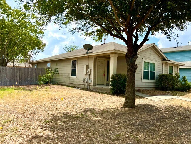 Foto del edificio - 4 bedroom, 2 bath, 1 story  home in Manor