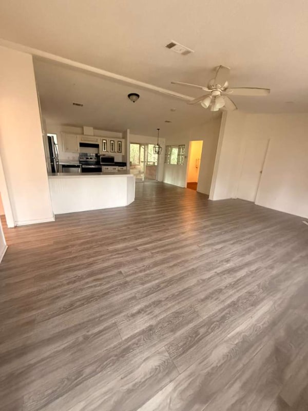 Foto del edificio - 430 Westchase St