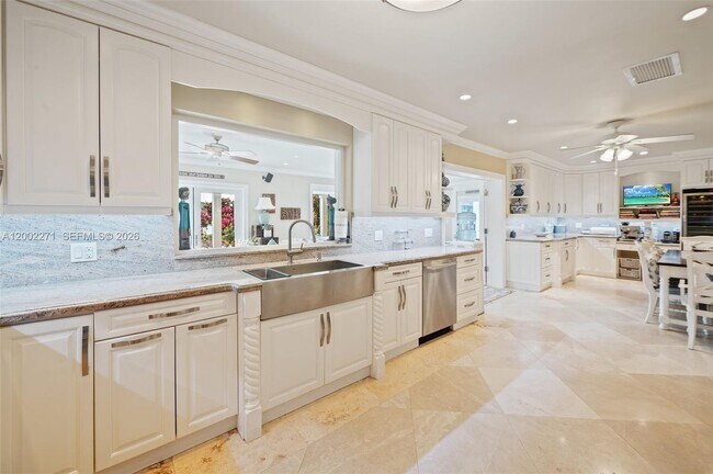 Foto del edificio - 10740 SW 74th Ct
