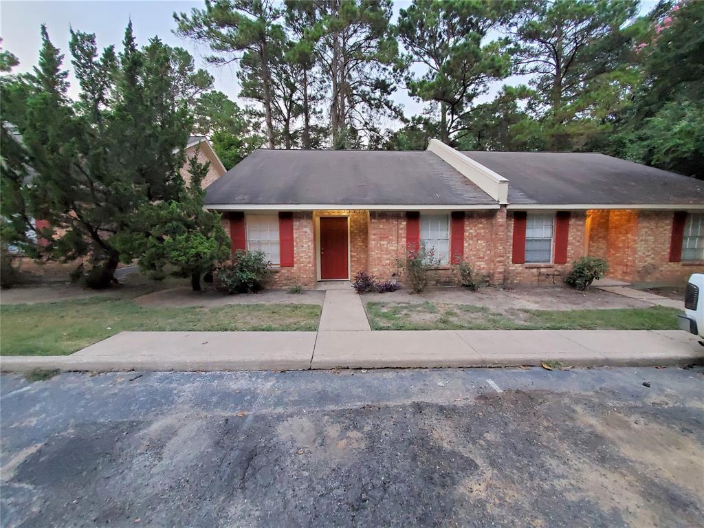 Primary Photo - 6 Westway Dr