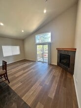 Building Photo - 3361 Treehaven Dr
