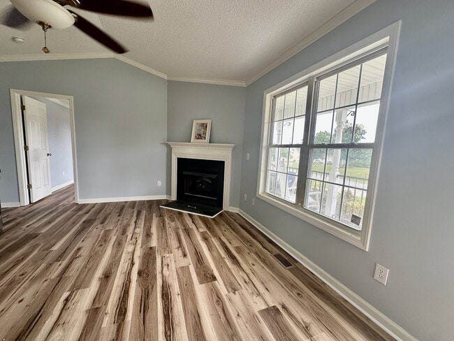 Building Photo - 228 Northview Dr