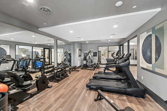Building Photo - Novum Plano