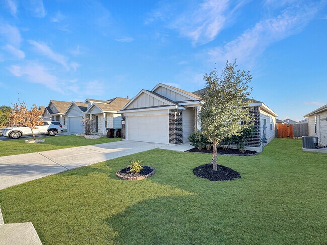 Foto del edificio - 9714 Marbach Hl