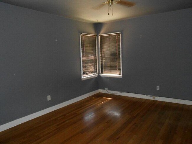Foto del edificio - Large 5 Bedroom 3 Bathroom in Tech Terrace