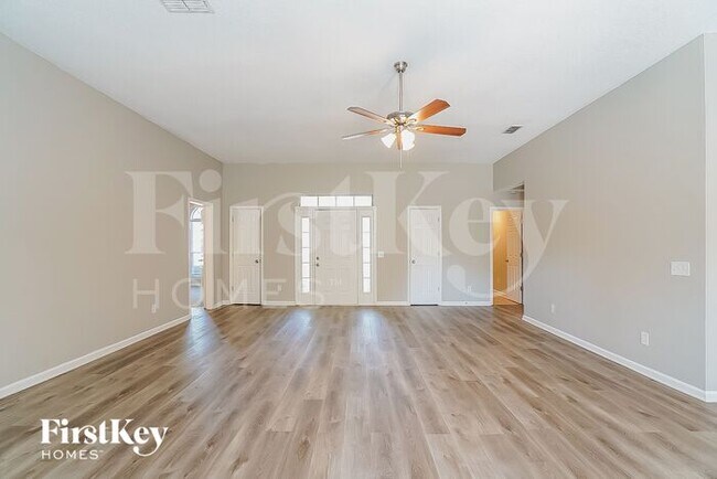 Foto del edificio - 618 Rocky Ridge Cir