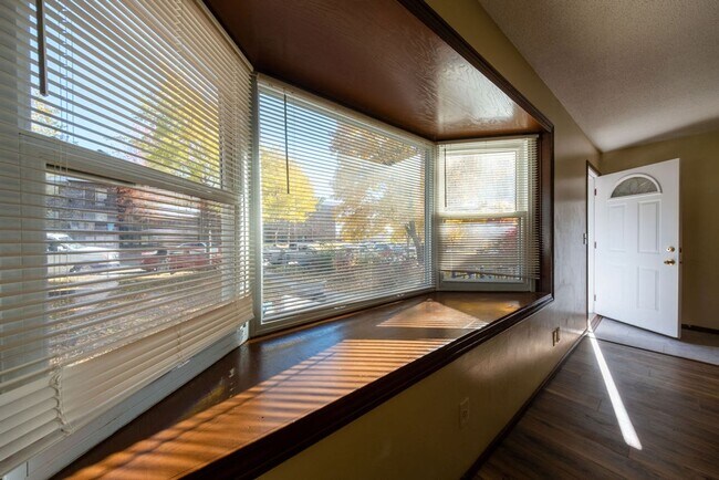 Foto del edificio - Recently-renovated home perfect for family